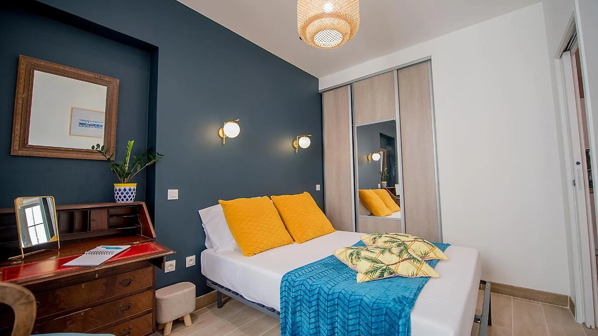 Tres Beau Duplex Dans Le Vieux Nice Avec Clim/Wifi